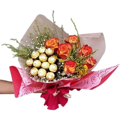 Ramo de flores con rosas y bombones de chocolate rocher